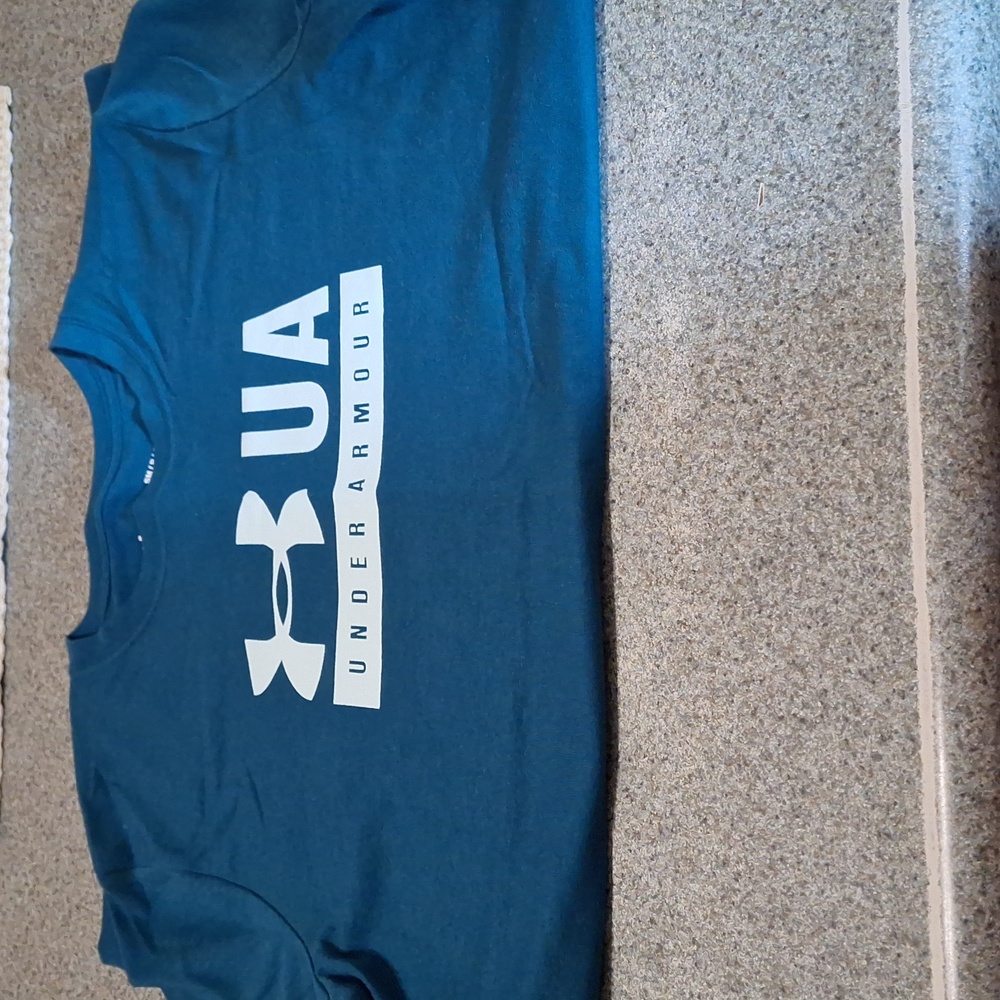 Women's Under Armour t-shirt, size Small